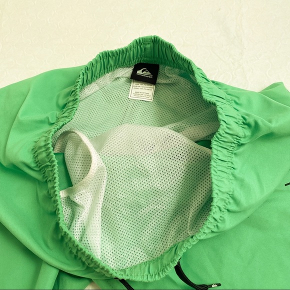 Quicksilver green mesh lined swim trunks XL - Picture 3 of 7